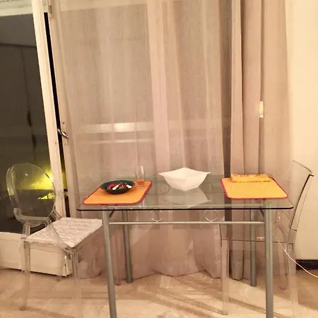 Nice Studio With Air Conditioning 아파트 *